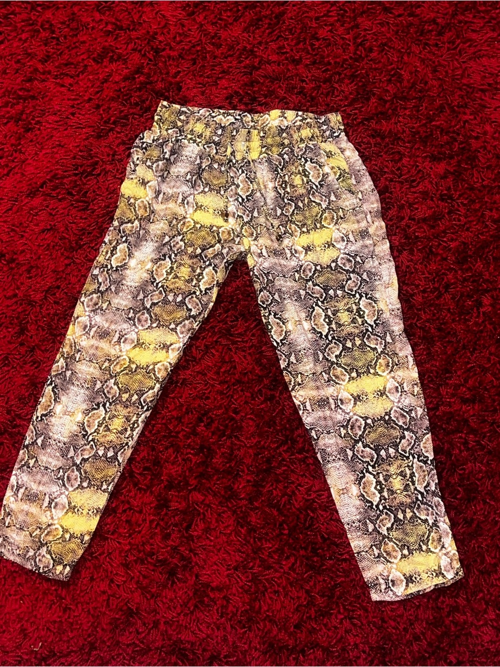 Ali & Kris snake print pants size small